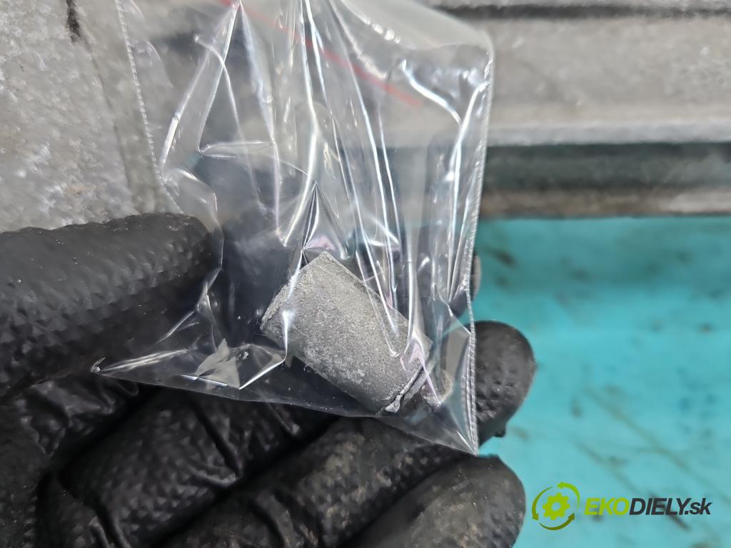 Hyundai Tucson III 2015-2020 1.6 GDI 132  HP manual 97 kW 1591 cm3 5- Ozubené kolo: volant 57700-D7001