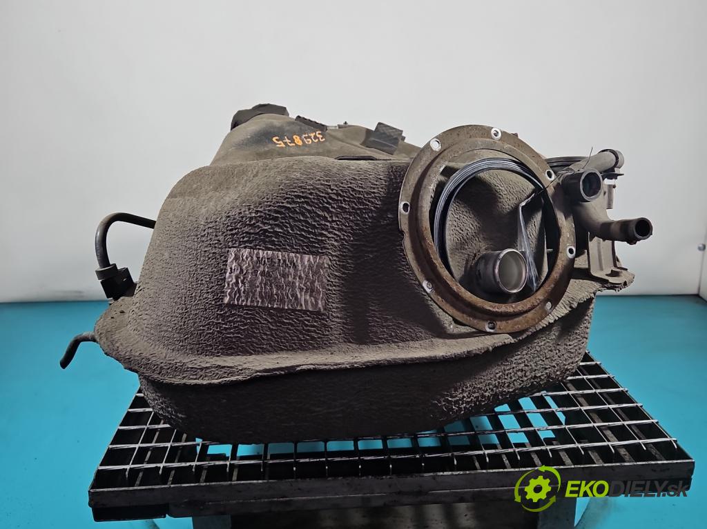 Hyundai Tucson III 2015-2020 1.6 GDI 132 hp manual 97 kW 1591 cm3 5- Nádrž: paliva 31100-D7000 (Palivová nádrž)