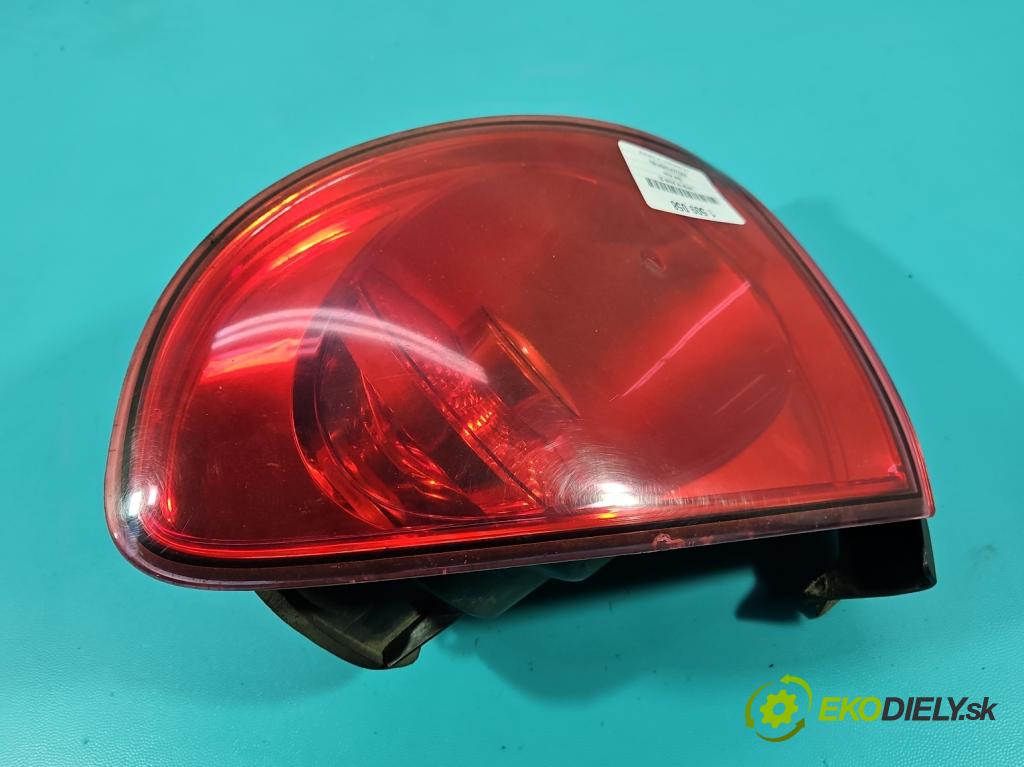 Seat Altea 2.0 tdi 140 hp automatic 103 kW 1968 cm3 5- světlo zadní pravé 5P0945096D (Klika dveří ostatní)