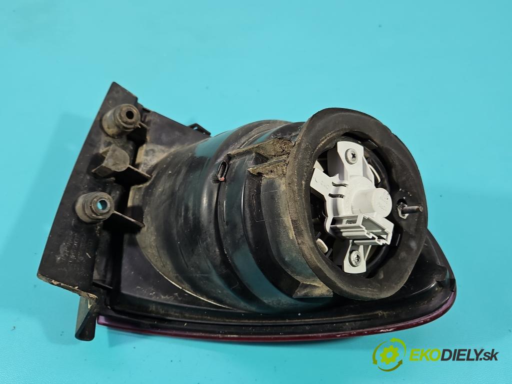 Seat Altea 2.0 tdi 140 hp automatic 103 kW 1968 cm3 5- světlo zadní pravé 5P0945096D (Klika dveří ostatní)
