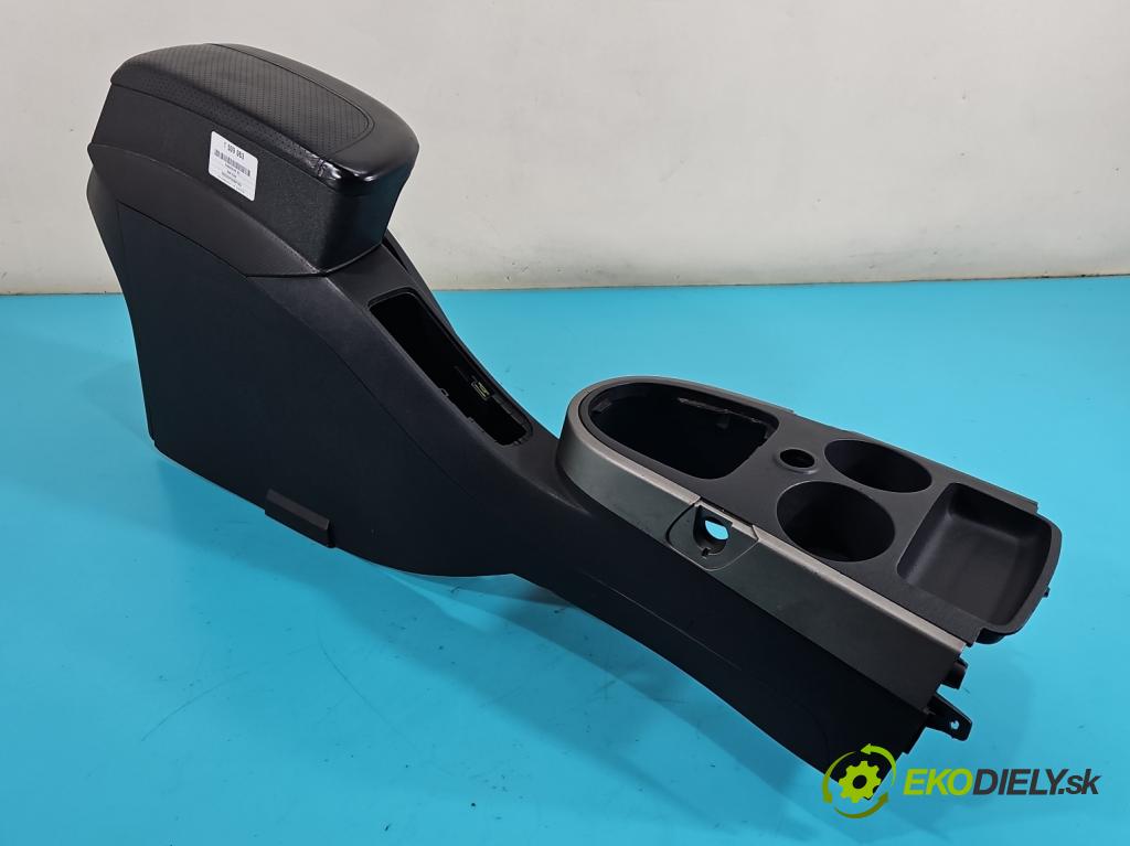 Seat Altea 2.0 tdi 140 HP automatic 103 kW 1968 cm3 5- operadlo 5P0863241C (Lakťová opierka)
