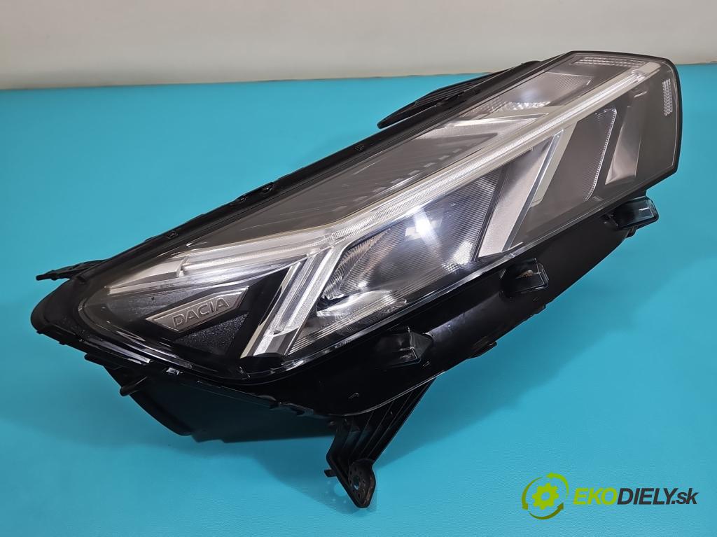 Dacia Sandero III 2020- 1.0 SCe: 480) 91 KM manual 67 kW 999 cm3 5- Reflektor: pravý 260101940R (Svetlo predné pravé)