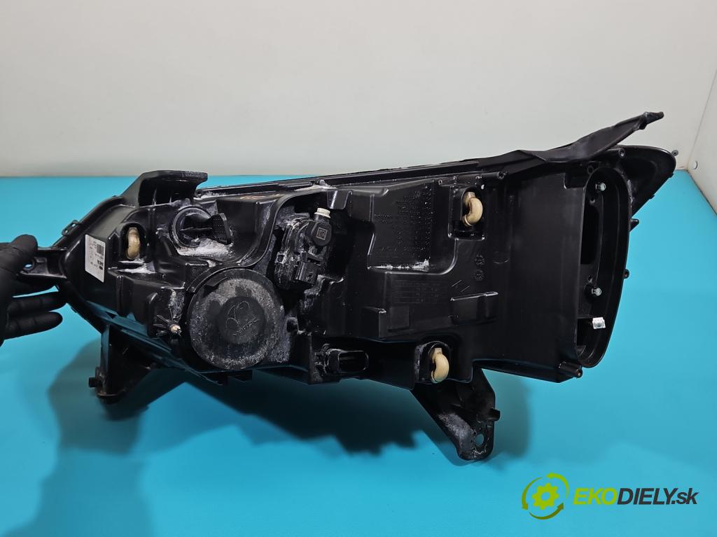 Dacia Sandero III 2020- 1.0 SCe: 480) 91 KM manual 67 kW 999 cm3 5- Reflektor: pravý 260101940R (Svetlo predné pravé)