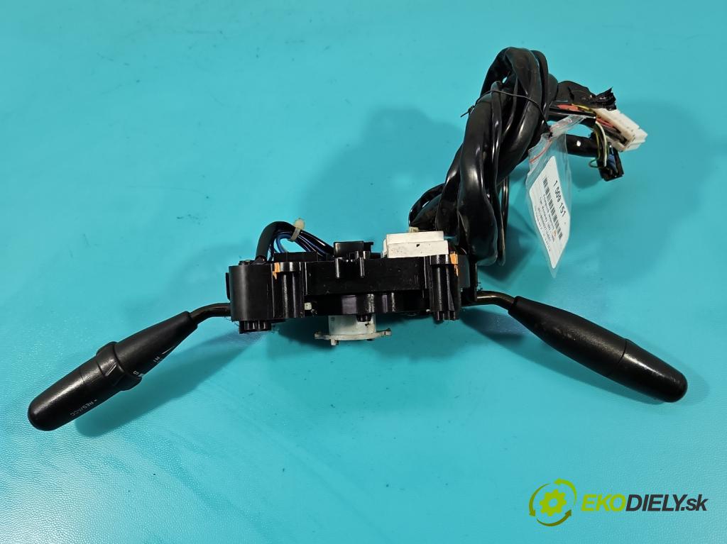 Opel Monterey 1992-1999 3.2 24V 177 HP manual 130 kW 3165 cm3 5- prepínač komplex:  (Prepínacie páčky pod volantom)