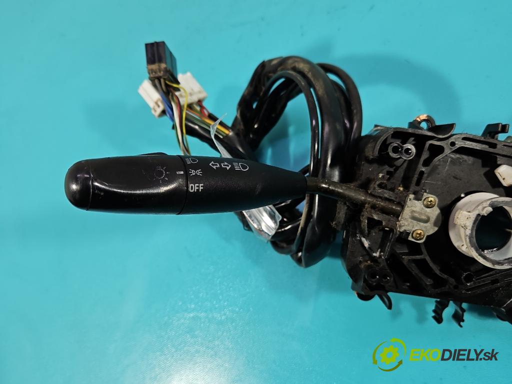 Opel Monterey 1992-1999 3.2 24V 177 HP manual 130 kW 3165 cm3 5- prepínač komplex:  (Prepínacie páčky pod volantom)