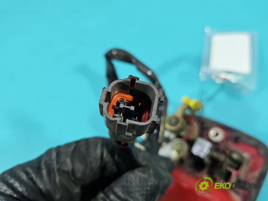 Opel Monterey 1992-1999 3.2 24V 177 hp manual 130 kW 3165 cm3 5- klika přední levé  (Vnější přední levá klika dveří)