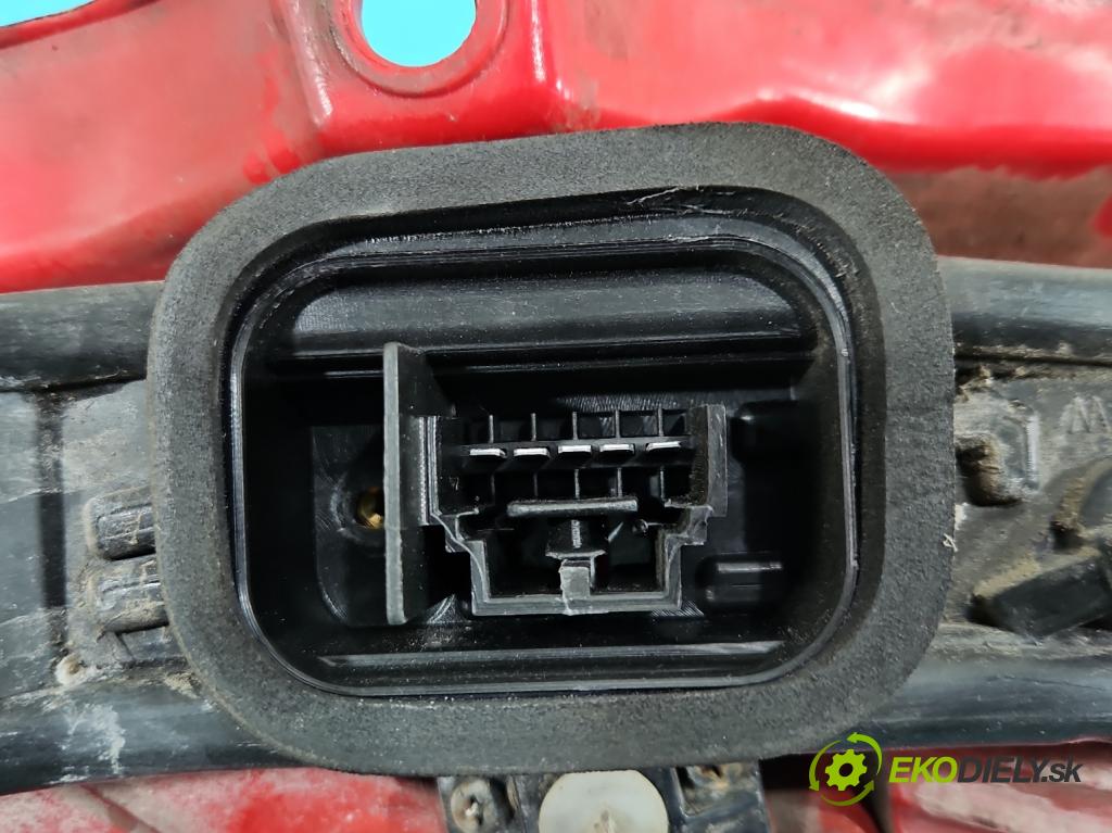 Fiat Panda II 2003-2012 1.1 54 HP manual 40 kW 1108 cm3 5- svetlo / reflektor zadné pravé  (Kľučka dverí ostatné)