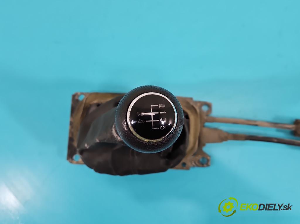 Vw Polo III 6N 1994-2001 1.4 mpi 60 HP manual 44 kW 1390 cm3 5- Páka: Změny: stupeň,rýchlosť  (Rýchlostná páka (kulisa))