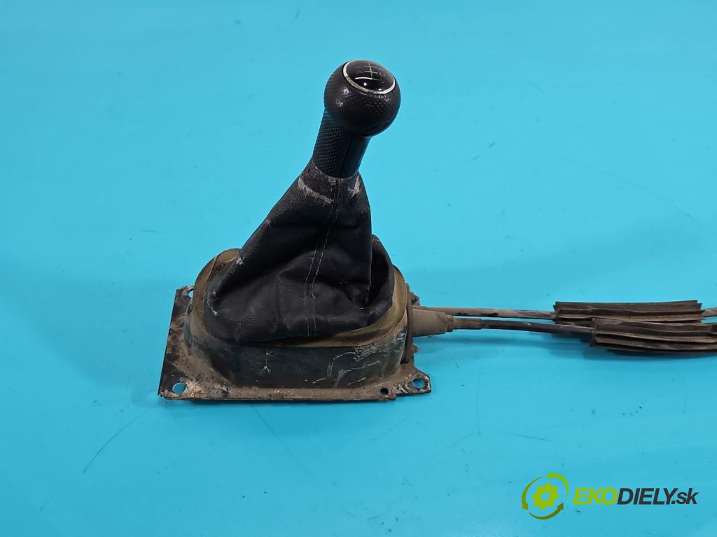 Vw Polo III 6N 1994-2001 1.4 mpi 60 HP manual 44 kW 1390 cm3 5- Páka: Změny: stupeň,rýchlosť  (Rýchlostná páka (kulisa))