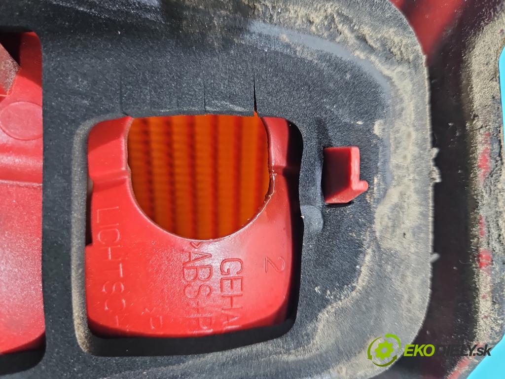 Vw Golf IV 1997-2003 1.9 tdi 90 HP manual 66 kW 1896 cm3 5- svetlo / reflektor zadné pravé  (Kľučka dverí ostatné)