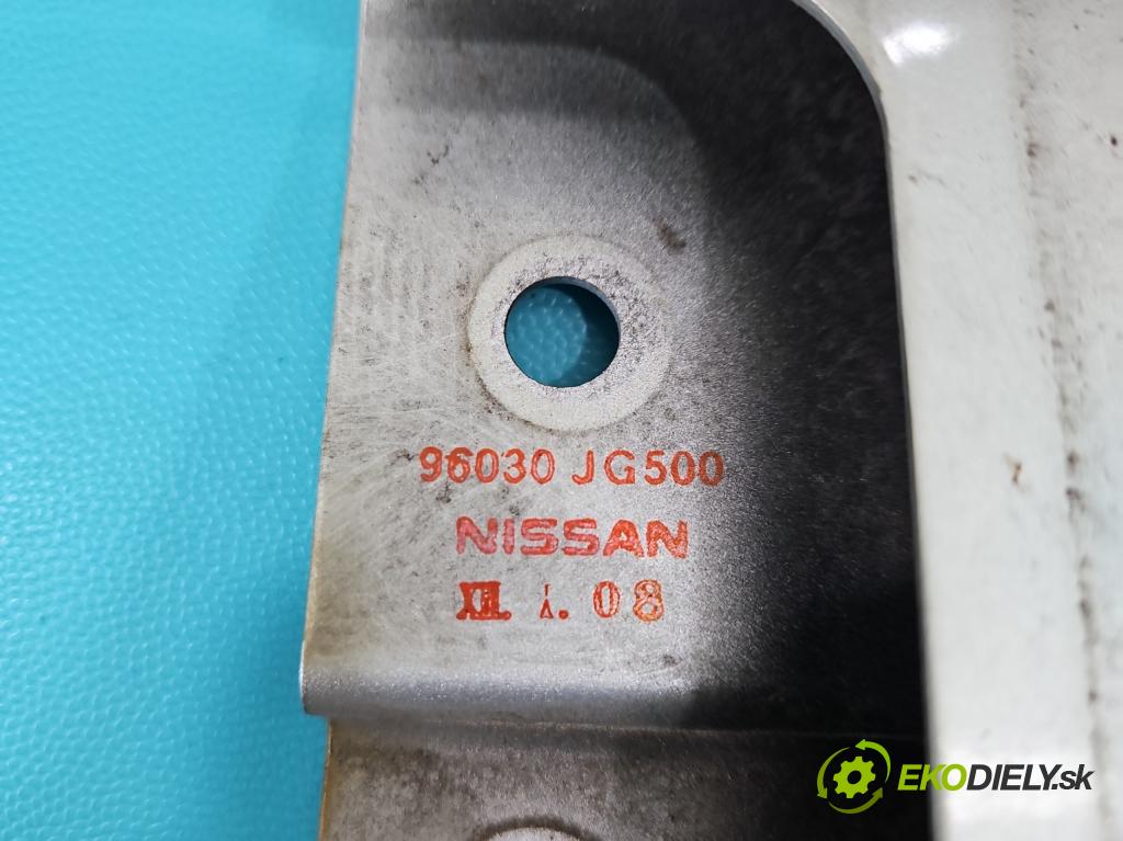 Nissan X-trail II T31 2008-2013 z světlem ,zlomený 3el