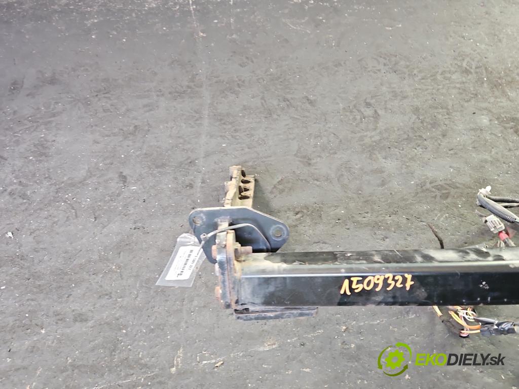 Nissan X-trail II T31 2008-2013 2.0 dci (M9R1850) 173KM manual 127 kW 1995 cm3 5- oko tažné  (Tažné zařízení)