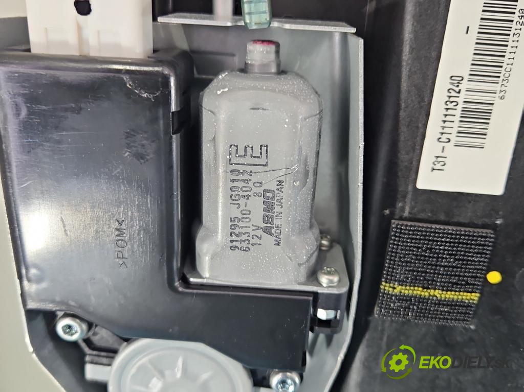 Nissan X-trail II T31 2008-2013 2.0 dci 173KM manual 127 kW 1995 cm3 5- Střešní okno:  (Sklo karoserie)