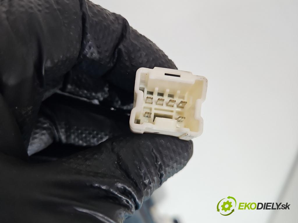 Nissan X-trail II T31 2008-2013 2.0 dci 173KM manual 127 kW 1995 cm3 5- Střešní okno:  (Sklo karoserie)