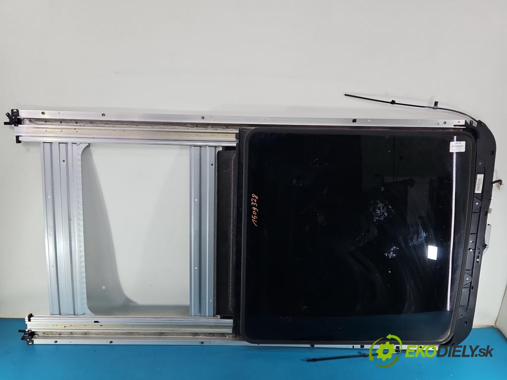 Nissan X-trail II T31 2008-2013 2.0 dci 173KM manual 127 kW 1995 cm3 5- Střešní okno:  (Sklo karoserie)