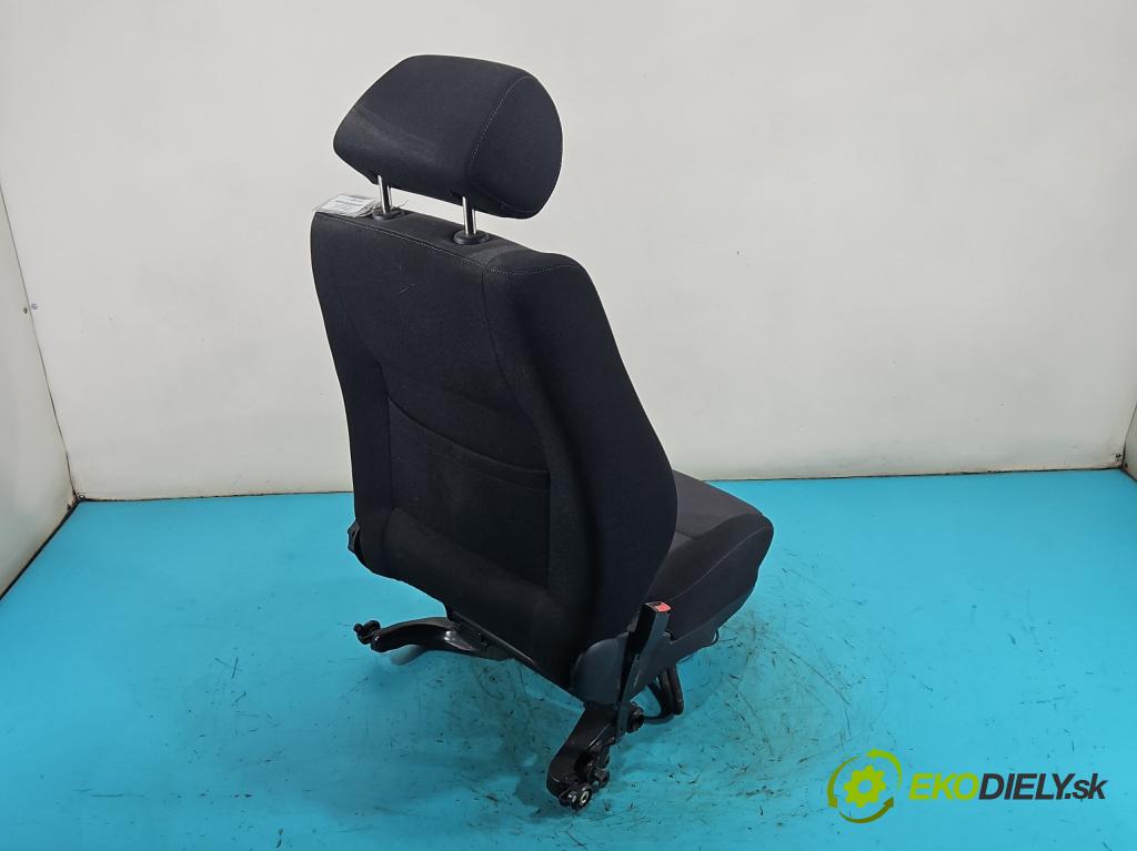 Vw Golf IV 1997-2003 1.9 tdi 101 HP manual 74 kW 1896 cm3 5- Sedačka ľavý  (Sedadlo)