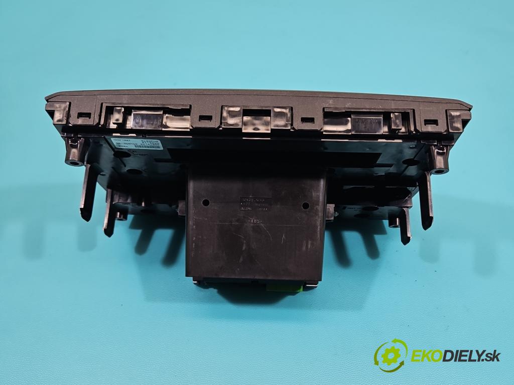 Volvo XC90 I 2002-2014 2.4 D5 (D5244T) 163 HP automatic 120 kW 2401 cm3 5- Radio originál 30679227