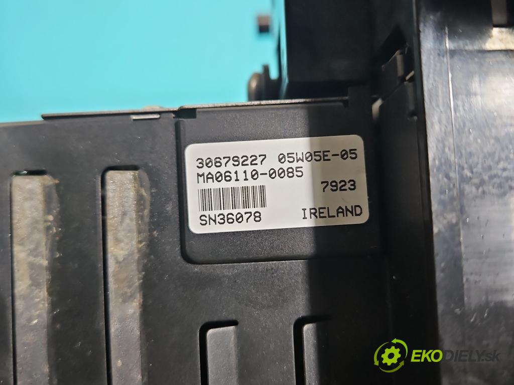 Volvo XC90 I 2002-2014 2.4 D5 (D5244T) 163 HP automatic 120 kW 2401 cm3 5- Radio originál 30679227