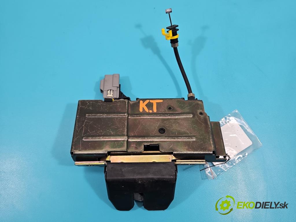 Volvo XC90 I 2002-2014 2.4 D5 D5244T: 163 HP automatic 120 kW 2401 cm3 5- zámok kufrové dvere zadné 30753071