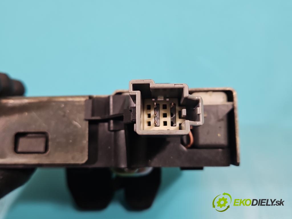 Volvo XC90 I 2002-2014 2.4 D5 D5244T: 163 HP automatic 120 kW 2401 cm3 5- zámok kufrové dvere zadné 30753071