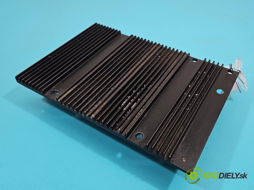 Volvo XC90 I 2002-2014 2.4 D5 (D5244T) 163 HP automatic 120 kW 2401 cm3 5- Zesilovač: 30732824 (Zosilňovač)