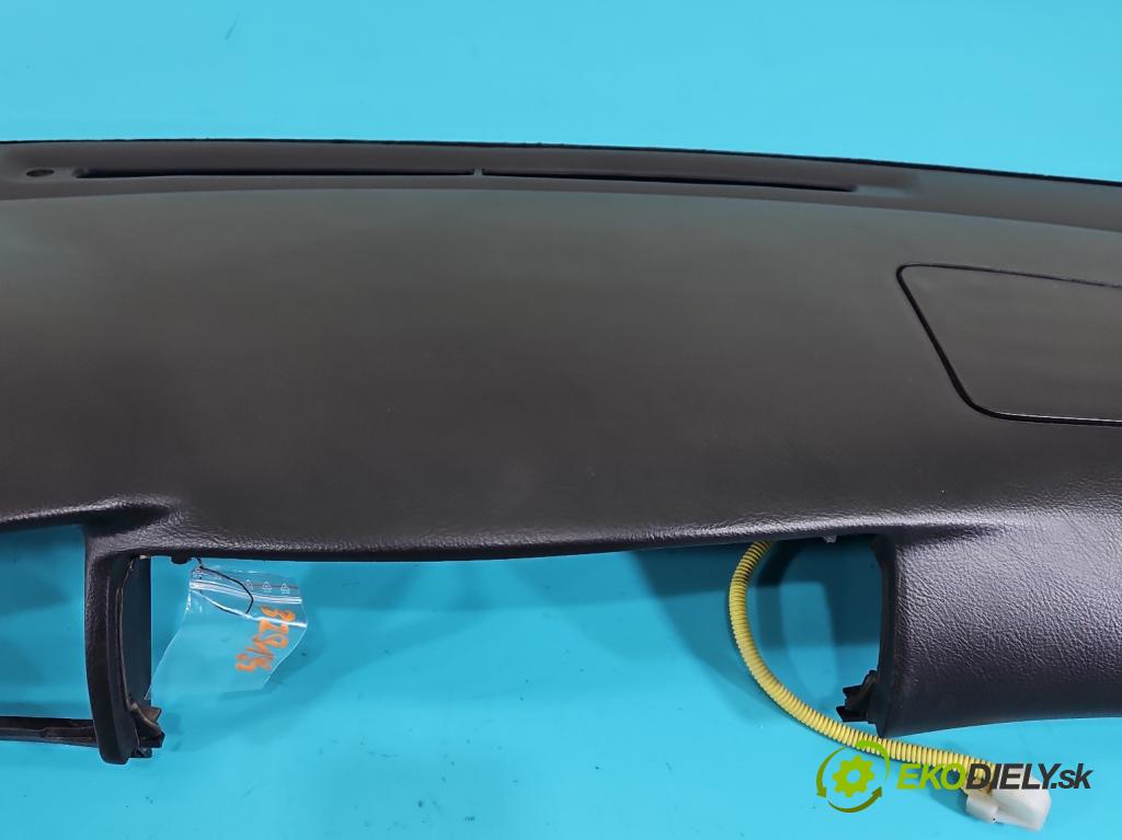 Toyota Corolla E12 2001-2009 2.0 D4D 90 hp manual 66 kW 1995 cm3 5- kokpit,přistrojova deska