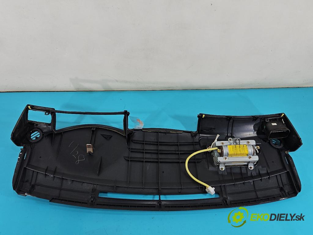 Toyota Corolla E12 2001-2009 2.0 D4D 90 hp manual 66 kW 1995 cm3 5- kokpit,přistrojova deska