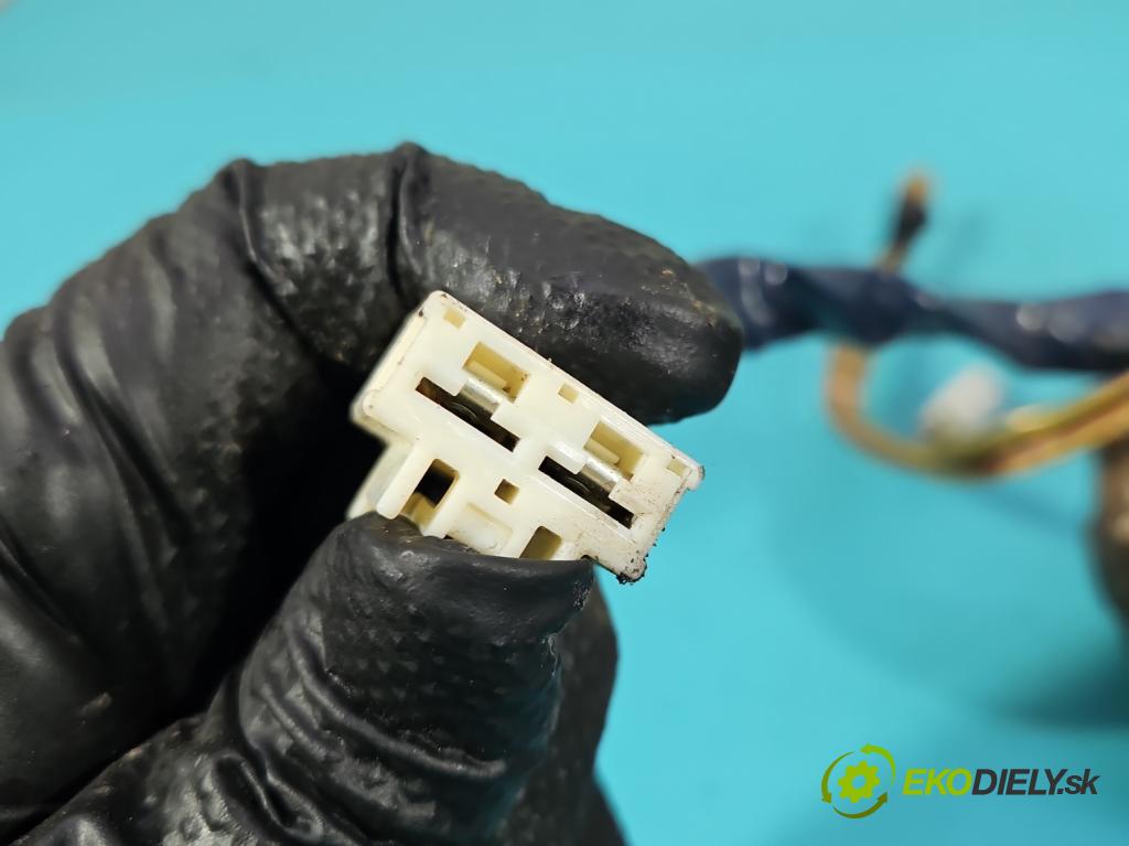 Toyota Corolla E12 2001-2009 2.0 D4D 90 hp manual 66 kW 1995 cm3 5- čerpadlo posilovač 21240414 (Servočerpadlo)