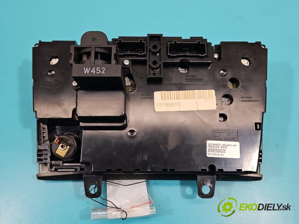 Volvo XC90 I 2002-2014 2.4 D5 (D5244T) 163 hp automatic 120 kW 2401 cm3 5- palubní deska panel topení M804CE0-0042