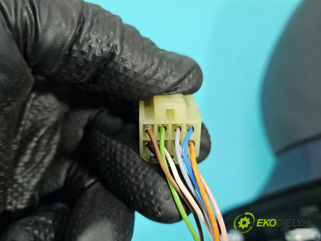 Suzuki SX4 S-Cross 2013-2021 1.4 T 140 hp manual 103 kW 1373 cm3 5- zpětné zrcátko pravé  (Klika dveří ostatní)