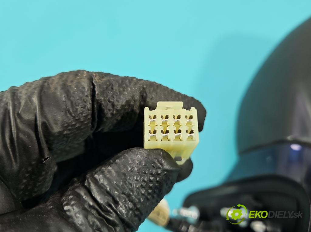 Suzuki SX4 S-Cross 2013-2021 1.4 T 140 hp manual 103 kW 1373 cm3 5- zpětné zrcátko pravé  (Klika dveří ostatní)