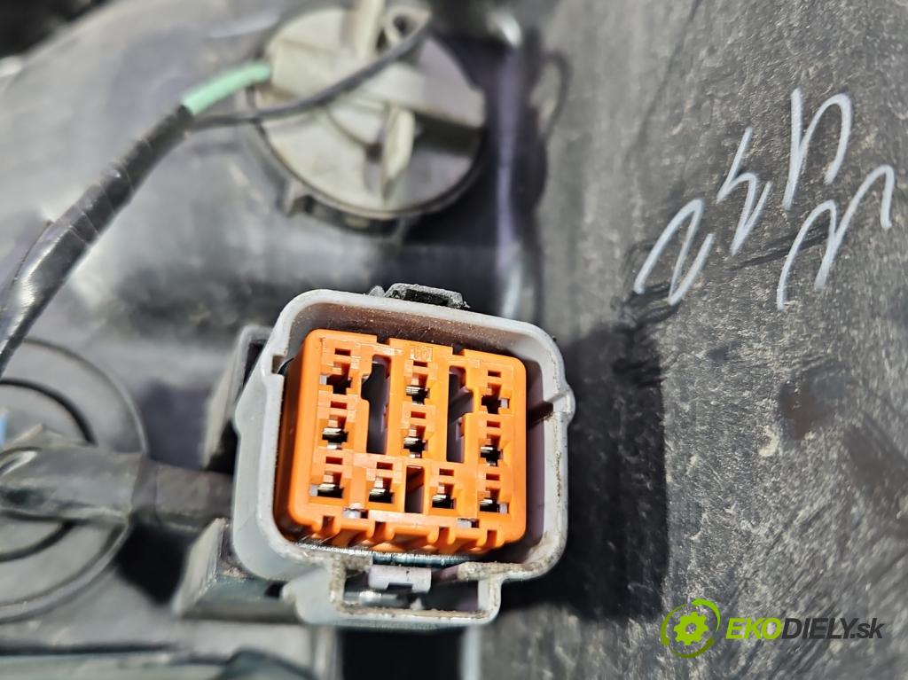 Suzuki SX4 S-Cross 2013-2021 1.4 T 140 hp manual 103 kW 1373 cm3 5- světlo pravý 100-18738 (Pravé přední světlo)