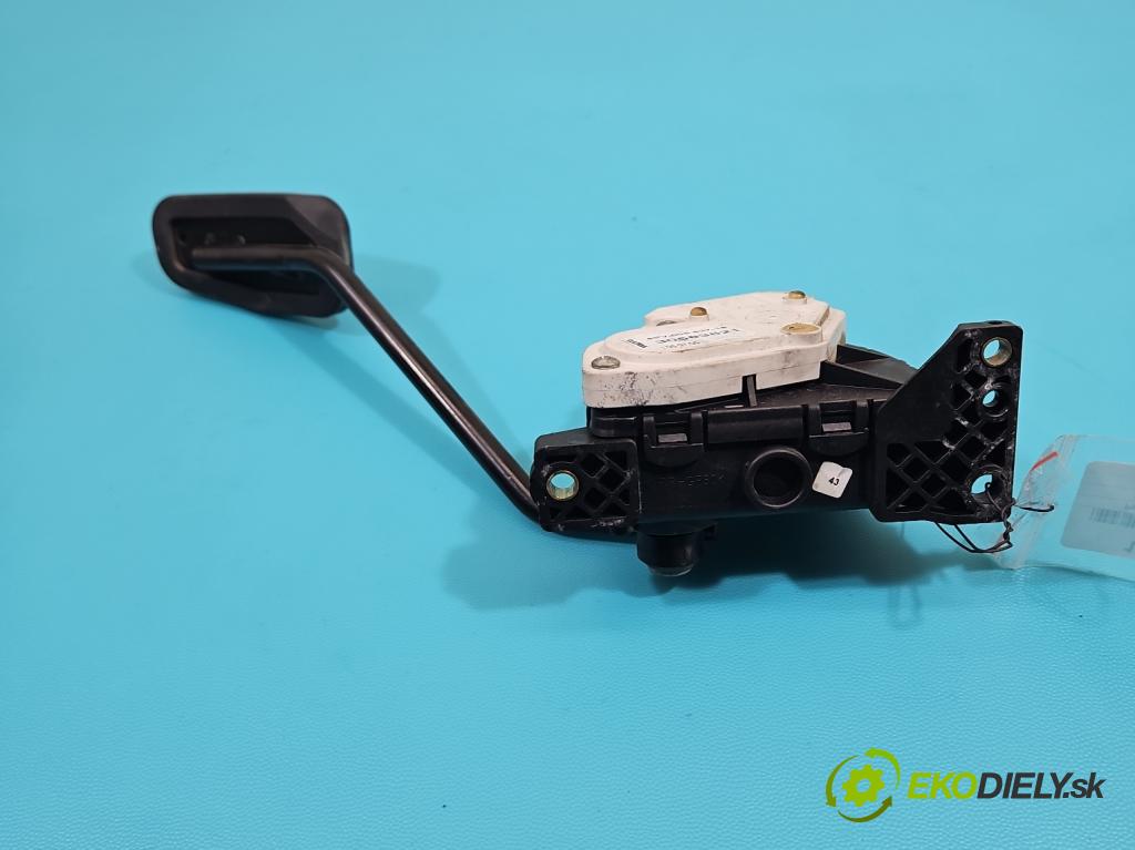 Volvo XC90 I 2002-2014 2.4 D5 (D5244T) 163 hp automatic 120 kW 2401 cm3 5- pedal plyn: potenciometr: 30683521