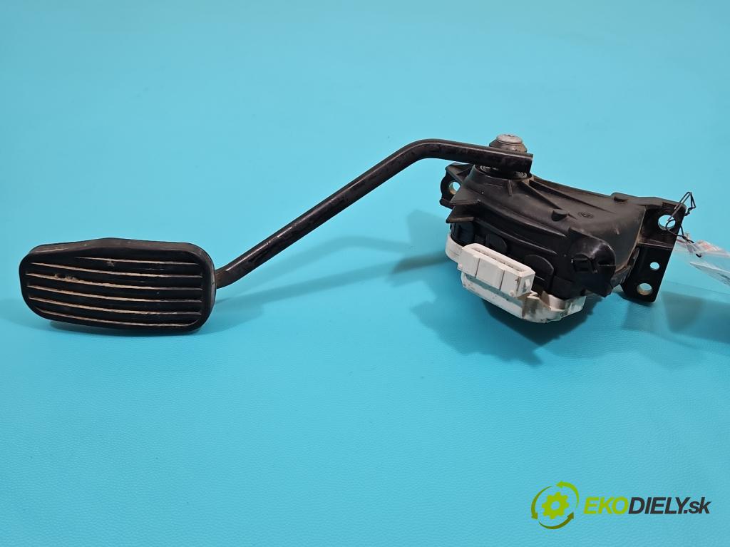 Volvo XC90 I 2002-2014 2.4 D5 (D5244T) 163 hp automatic 120 kW 2401 cm3 5- pedal plyn: potenciometr: 30683521