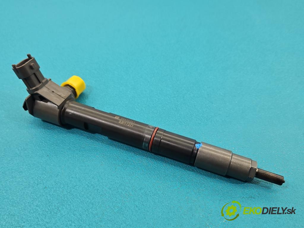 Opel Astra V  2015-2022 1.5 cdti 105 HP manual 77 kW 1496 cm3 5- vstrek 55490361 (Vstrekovač paliva)