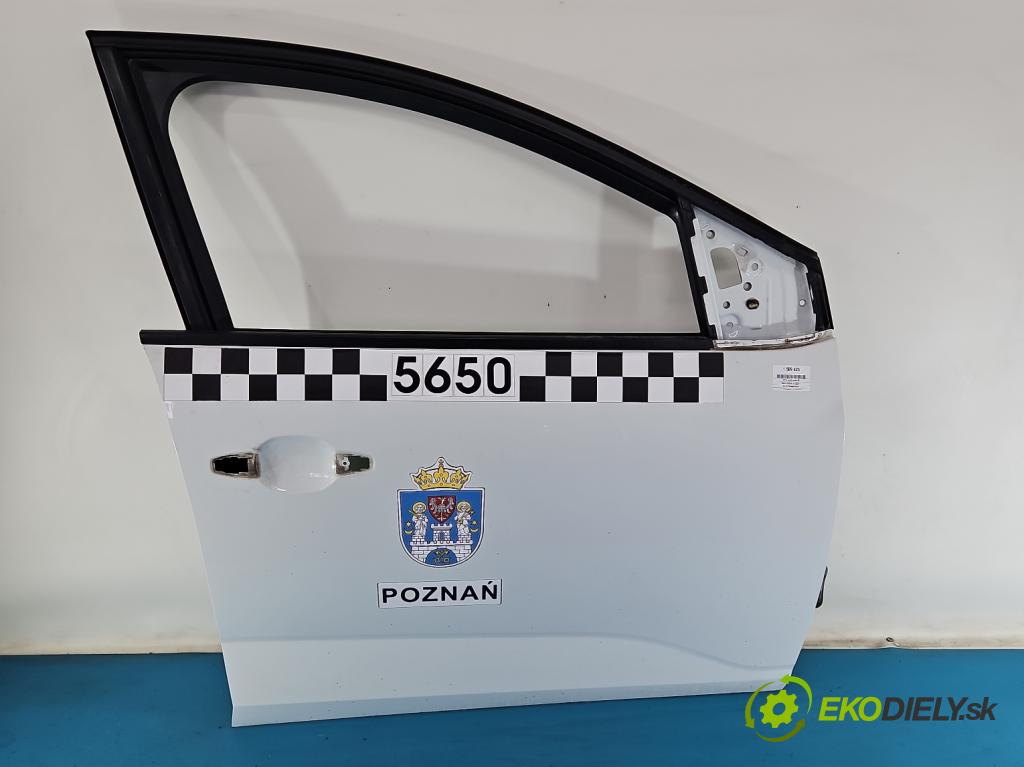 Dacia Sandero III 2020- 1.0 SCe: 480) 91 KM manual 67 kW 999 cm3 5- dvere predné pravé  (Kľučka dverí ostatné)