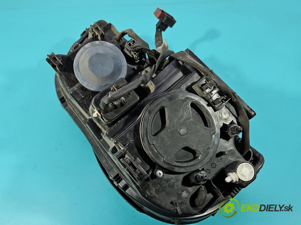 Volvo XC90 I 2002-2014 2.4 D5 (D5244T) 163 HP automatic 120 kW 2401 cm3 5- Reflektor: ľavý  (Kľučka dverí ostatné)