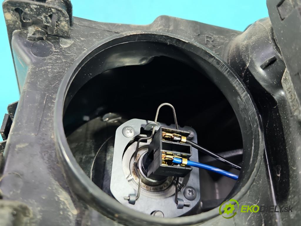 Volvo XC90 I 2002-2014 2.4 D5 (D5244T) 163 HP automatic 120 kW 2401 cm3 5- Reflektor: pravý  (Svetlo predné pravé)