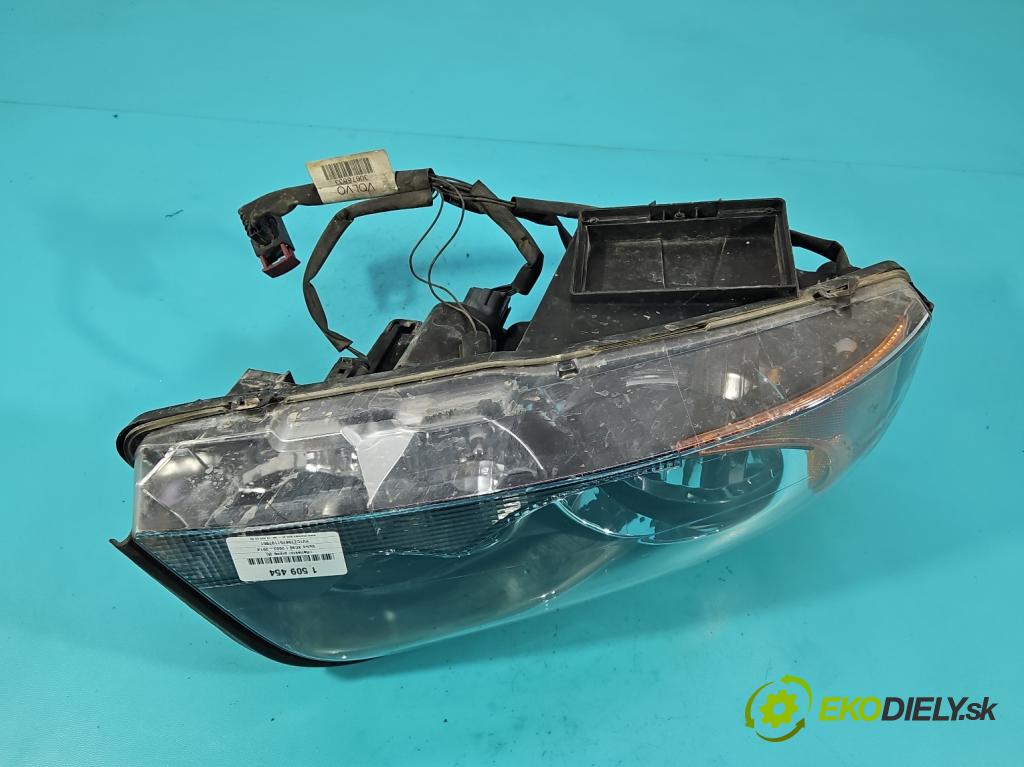 Volvo XC90 I 2002-2014 2.4 D5 (D5244T) 163 HP automatic 120 kW 2401 cm3 5- Reflektor: pravý  (Svetlo predné pravé)