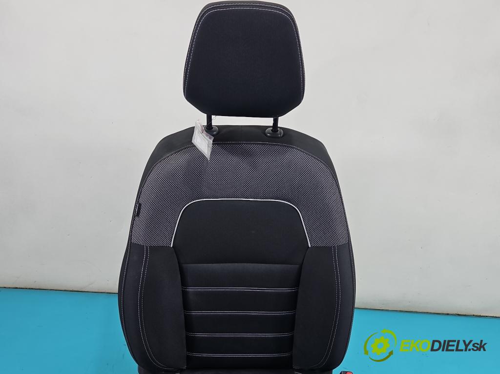 Dacia Sandero III 2020- 1.0 SCe: 480) 91 KM manual 67 kW 999 cm3 5- Sedačka pravý  (Sedadlo)