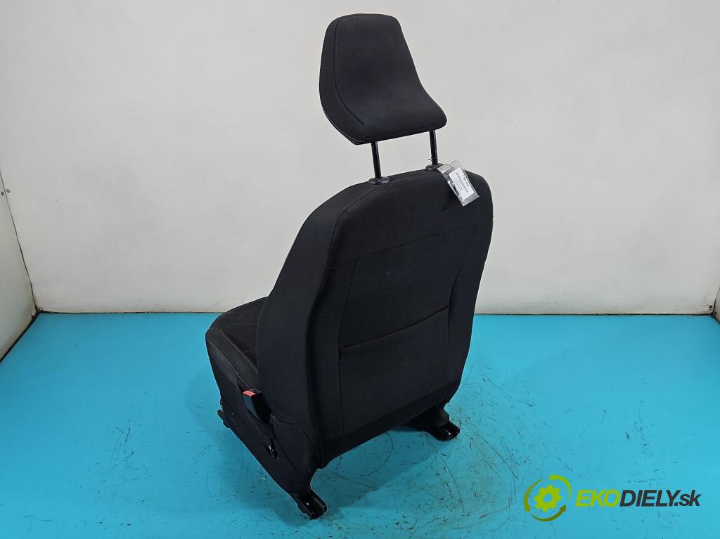 Dacia Sandero III 2020- 1.0 SCe: 480) 91 KM manual 67 kW 999 cm3 5- Sedačka pravý  (Sedadlo)