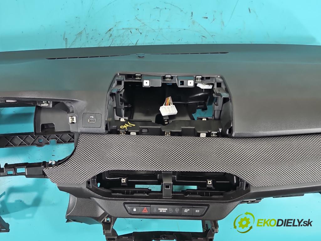 Dacia Sandero III 2020- 1.0 SCe 480) 91KM manual 67 kW 999 cm3 5- kokpit,přistrojova deska