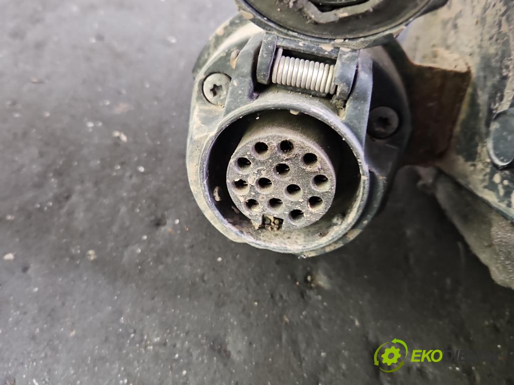 Volvo XC90 I 2002-2014 2.4 D5 (D5244T) 163 hp automatic 120 kW 2401 cm3 5- oko tažné  (Tažné zařízení)