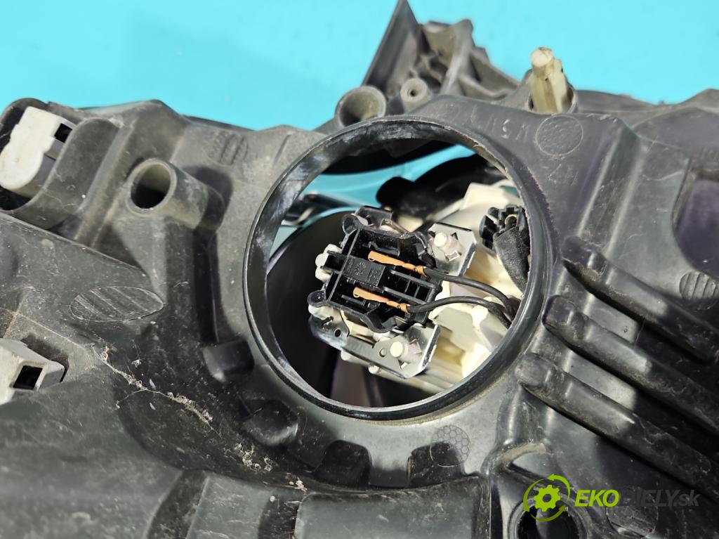 Peugeot 508 I 2010-2018 1.6 hdi 111KM manual 82 kW 1560 cm3 4- Reflektor: pravý 9678393080 (Svetlo predné pravé)