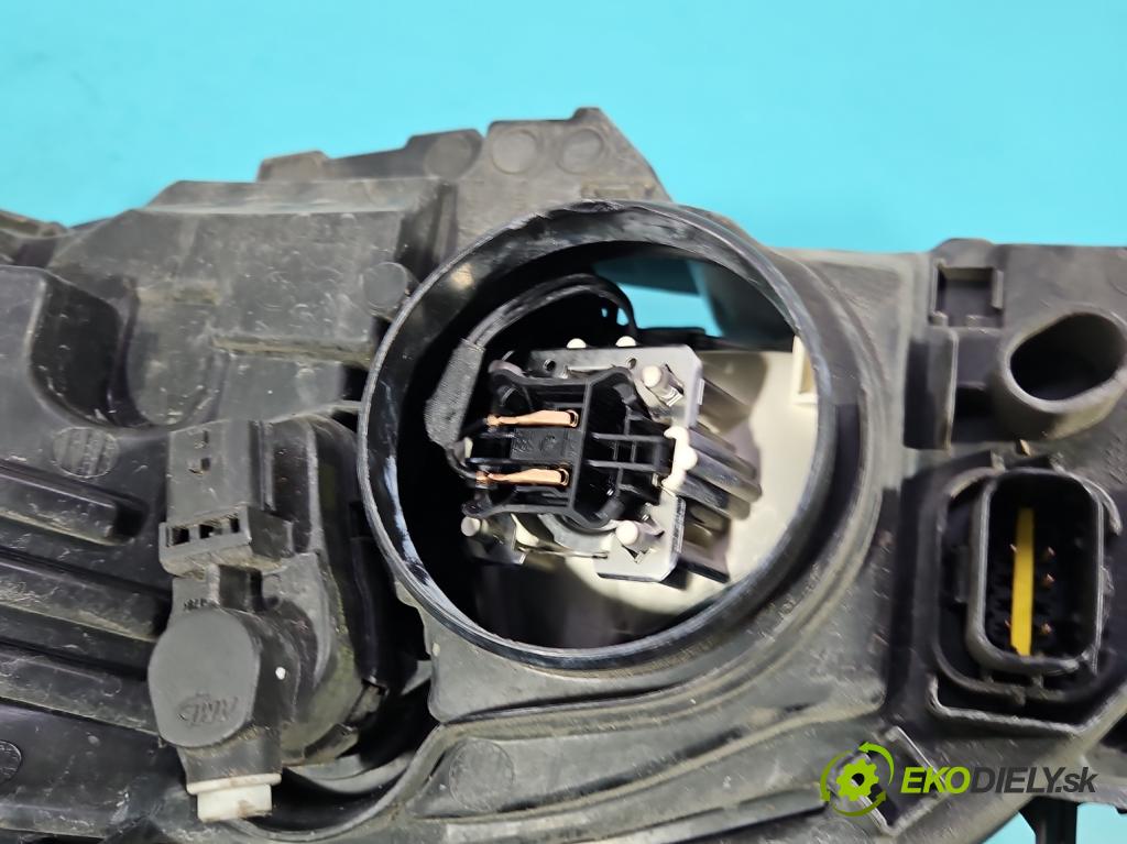 Peugeot 508 I 2010-2018 1.6 hdi 111KM manual 82 kW 1560 cm3 4- Reflektor: pravý 9678393080 (Svetlo predné pravé)