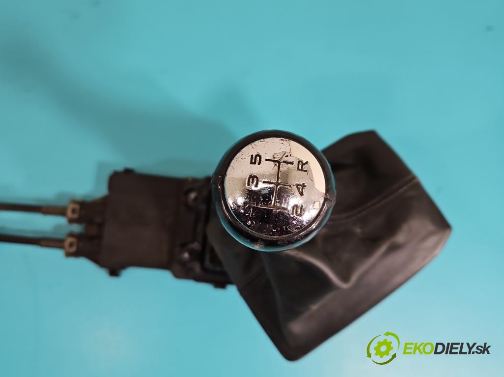 Peugeot 508 I 2010-2018 1.6 hdi 111KM manual 82 kW 1560 cm3 4- Páka: Změny: stupeň,rýchlosť  (Rýchlostná páka (kulisa))