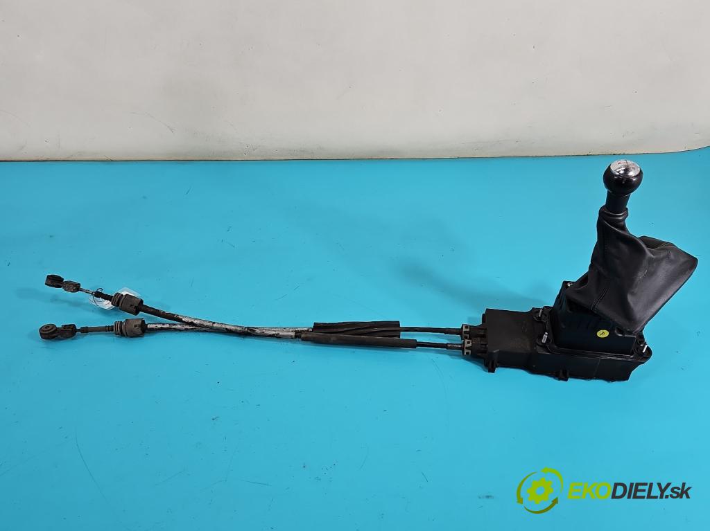 Peugeot 508 I 2010-2018 1.6 hdi 111KM manual 82 kW 1560 cm3 4- Páka: Změny: stupeň,rýchlosť  (Rýchlostná páka (kulisa))