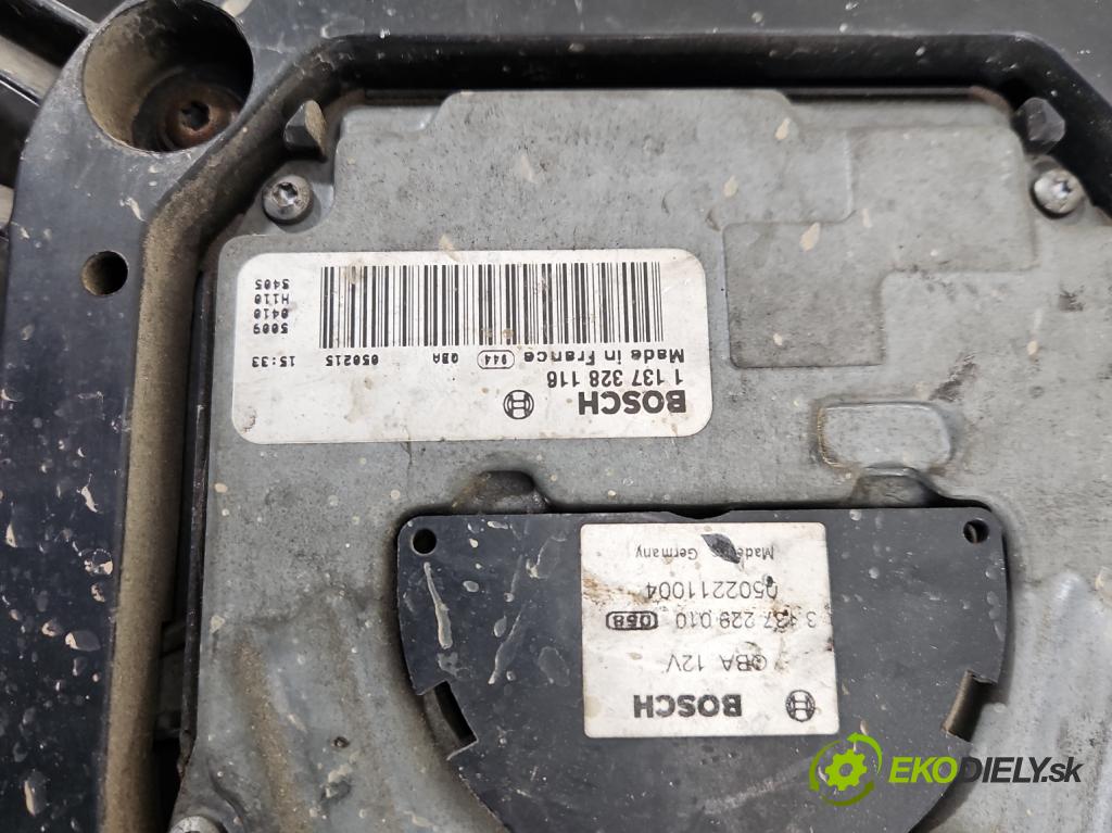 Volvo XC90 I 2002-2014 2.4 D5 (D5244T) 163 hp automatic 120 kW 2401 cm3 5- ventilátor chladič 0130706803