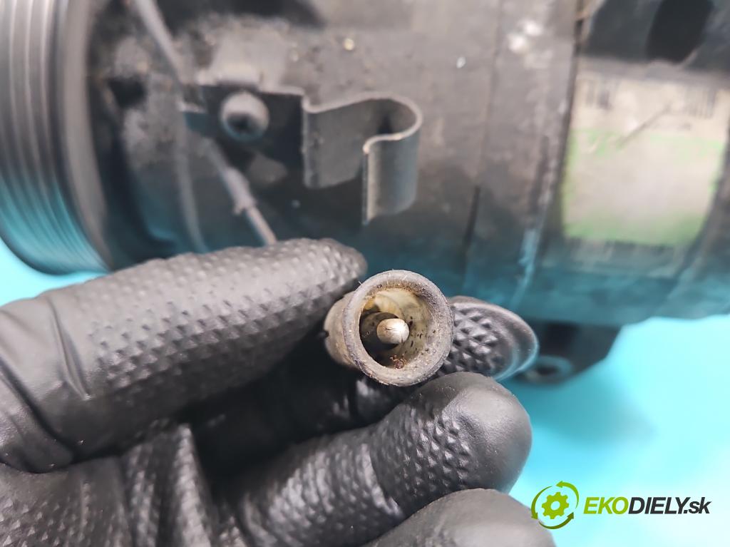 Volvo XC90 I 2002-2014 2.4 D5 (D5244T) 163 HP automatic 120 kW 2401 cm3 5- Kompresor: klimatizácie 30761388 (Kompresor klimatizácie)