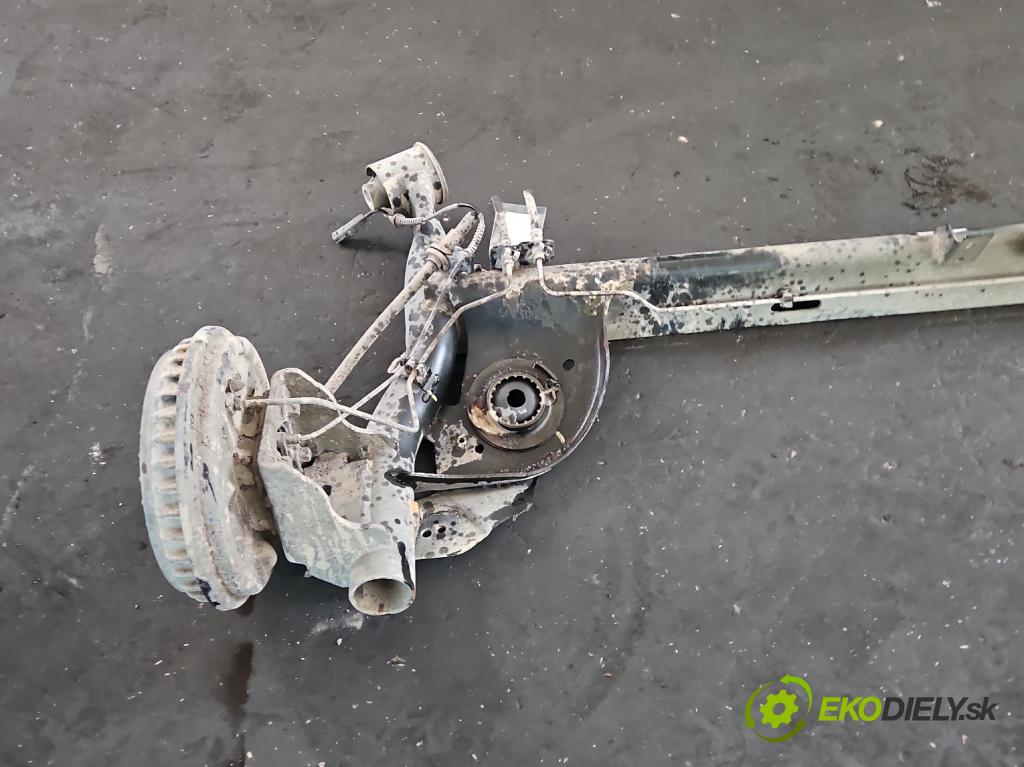 Dacia Sandero III 2020- 1.0 SCe 480) 91KM manual 67 kW 999 cm3 5- zadní výztuha  (Zadní výztuha)